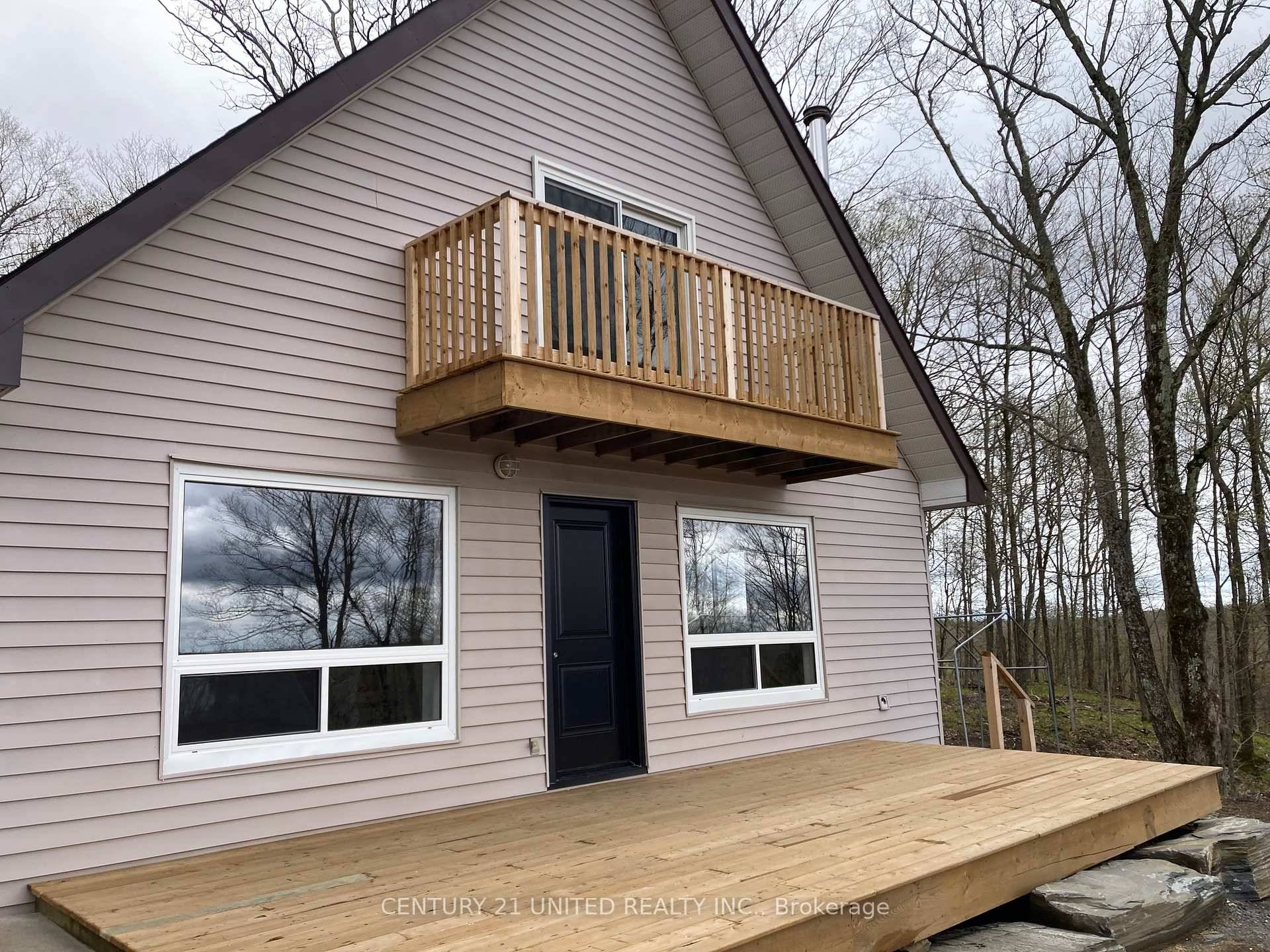 Stunning views in this A frame chalet situated on a gorgeous 10.