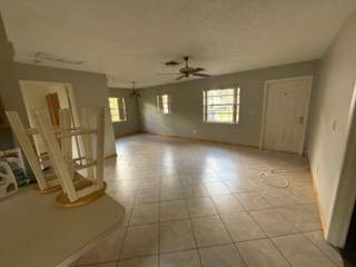Charming 2 Bedroom, 2 Bath Home in a Fantastic HOA Community !