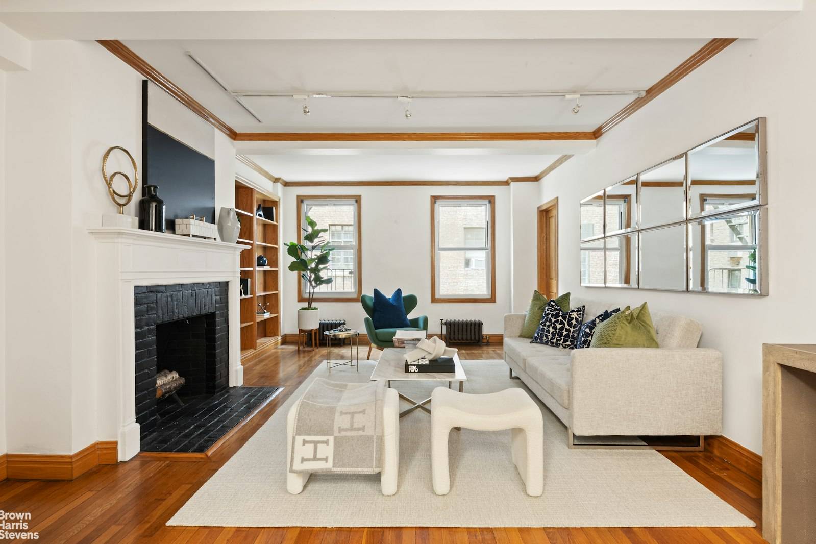 NEW PRICEResidence 4D is a gracious one bedroom apartment nestled within the Emery Roth designed Southgate cooperative.