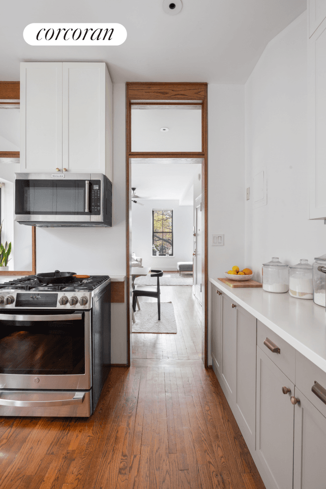 Renovated Cobble Hill 2 Bed beauty with roof deck and amazing views of the city !