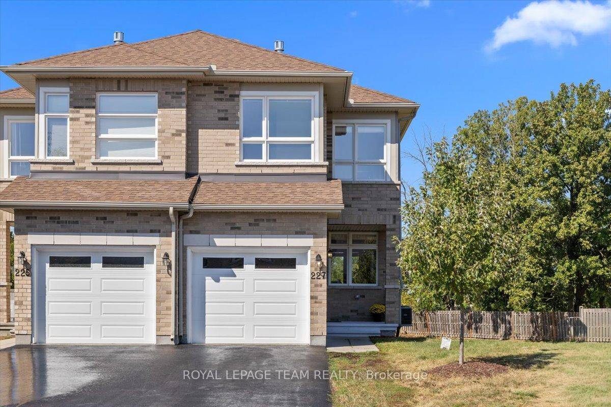 Expansive Lot, Modern Design, Prime Location !