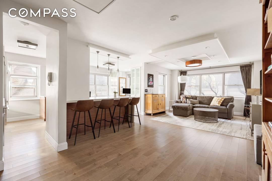 This spacious and sun filled corner unit at Stewart House offers an exceptional blend of luxury, comfort, and functionality in the heart of Greenwich Village.