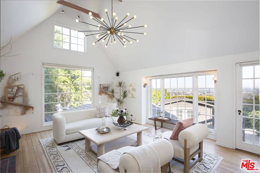 8266  Hollywood Blvd 3BR Sunset Strip La