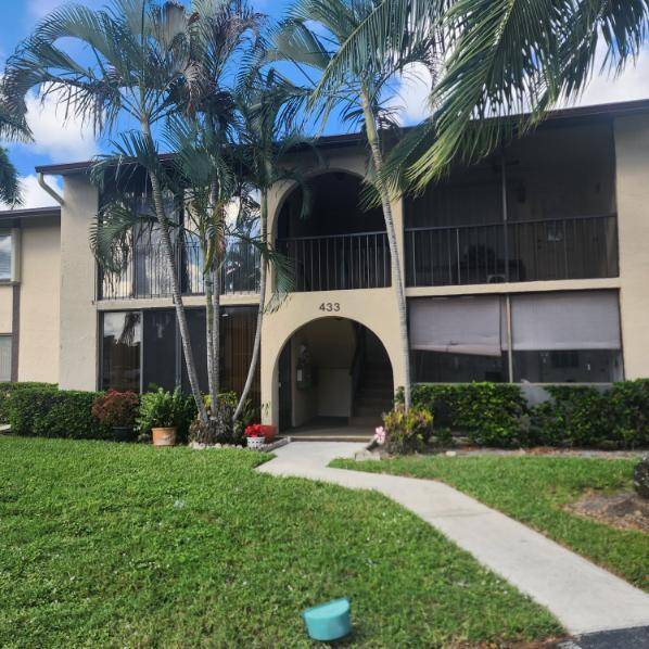 MOTIVATED SELLER ! Updated 2 bed 2 bath condo in well maintained Pine Ridge South Village 4 community 55.