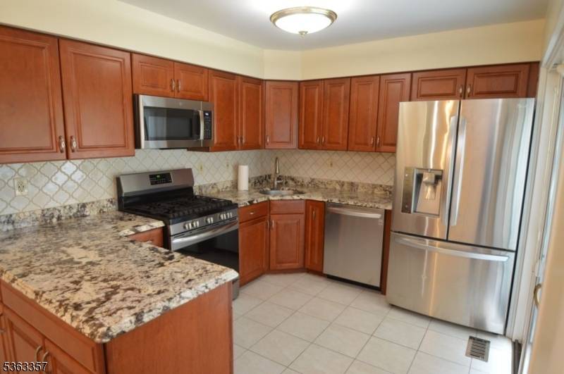 Updated Townhome with golf course view on cul de sac !