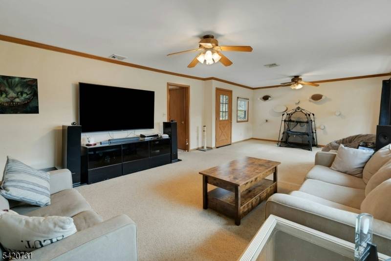 Lake views or mountain privacy ?