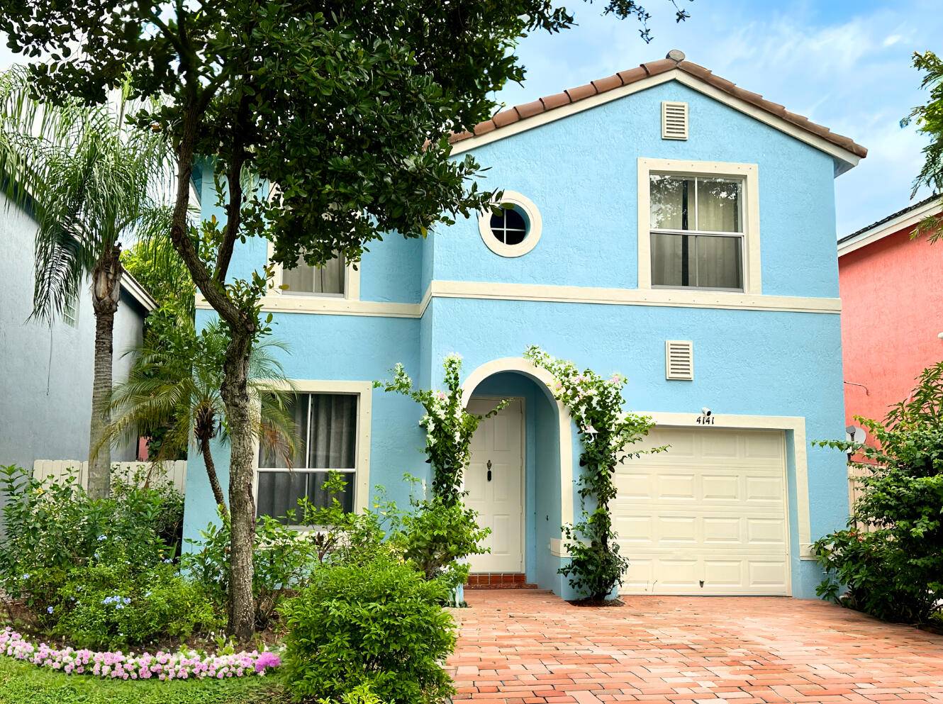 Ideal investor property turnkey, currently rented at 2700.
