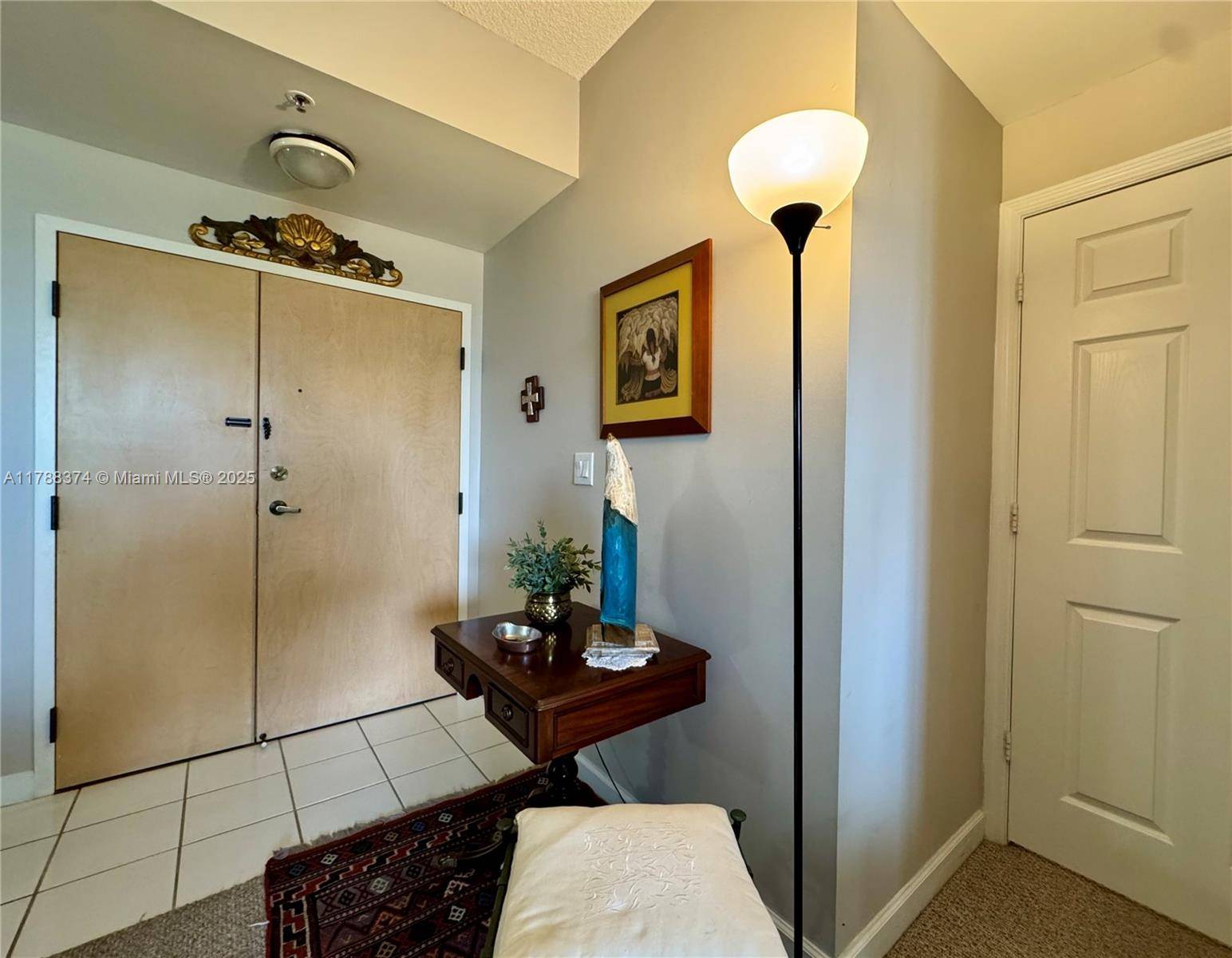 Live in the heart of Doral, this beautiful condo offers a perfect blend of comfort and convenience, 3 spacious bedrooms with plenty of natural light, 2 full bathrooms, private balcony ...