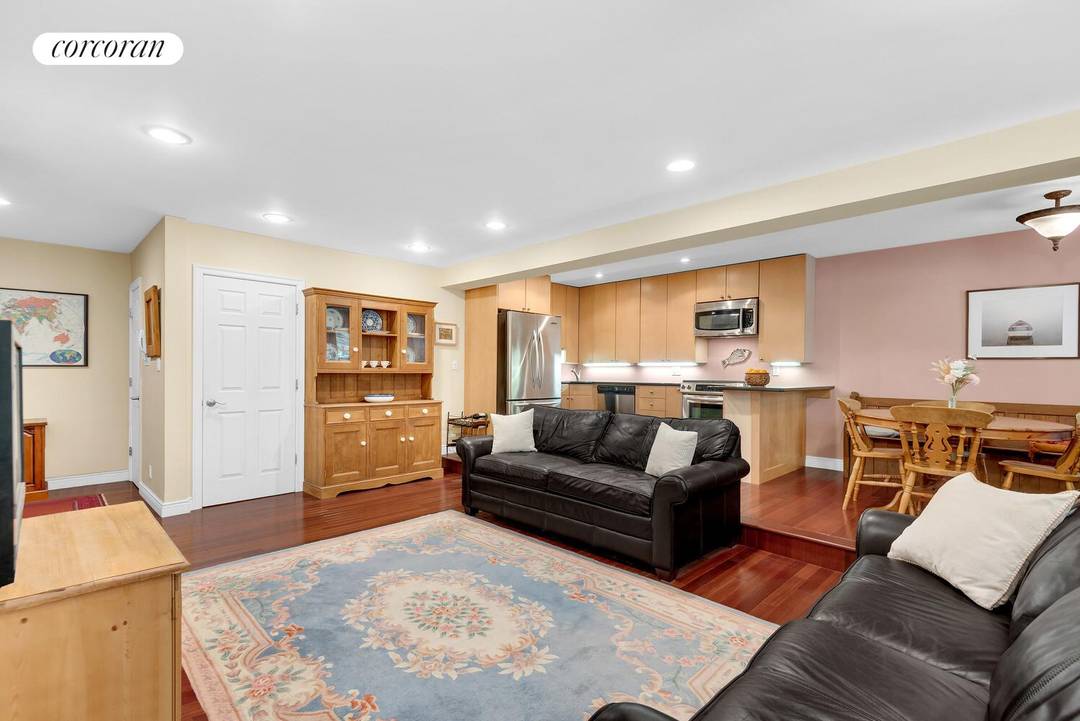 Situated on a quiet, picturesque Upper East Side block just moments from the Promenade, Carl Schurz Park, and the East River, Apartment 1E at Gracie Gardens is an oversized one ...