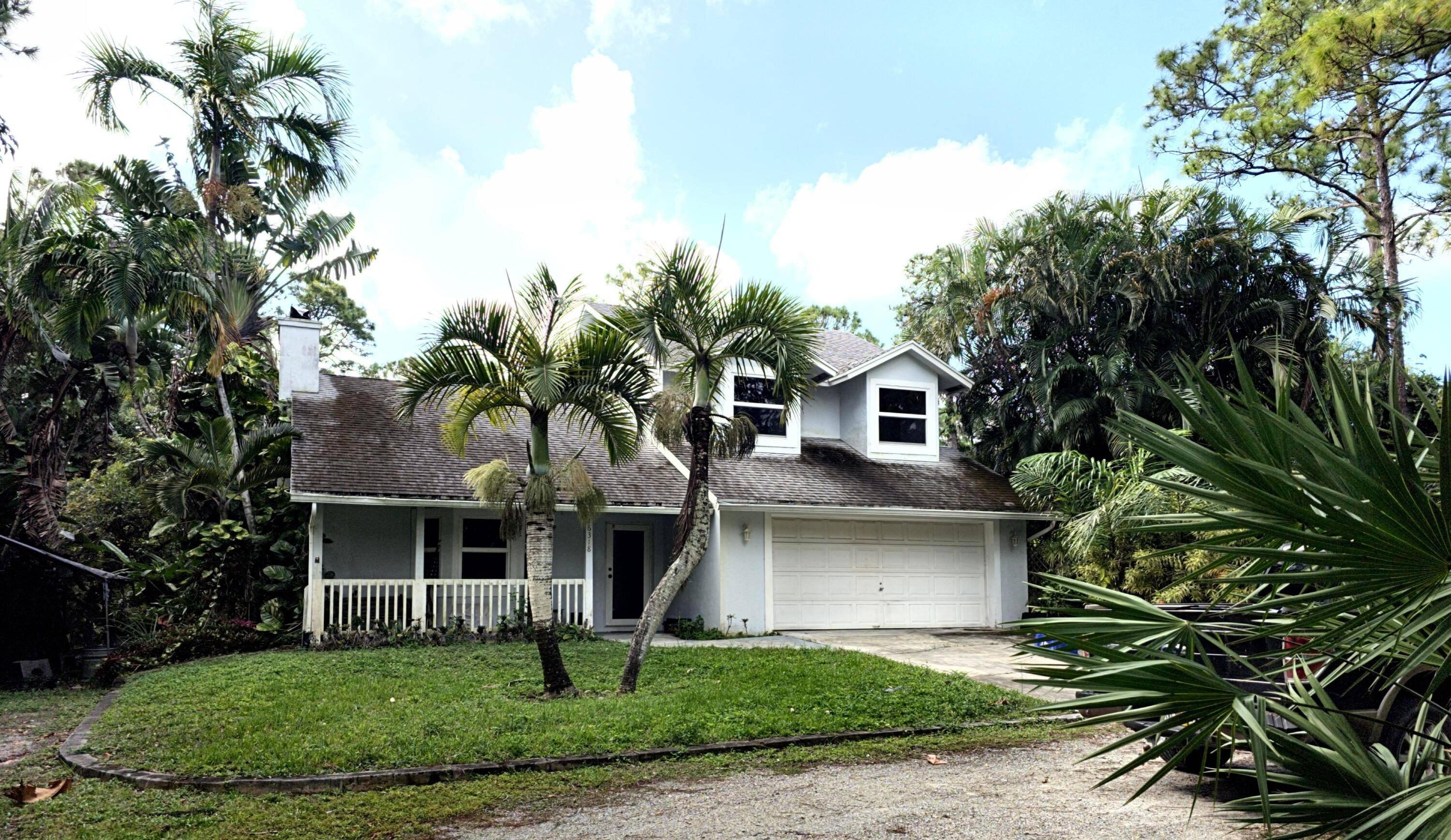 4 2. 5 2 pool home on1. 4 Acres.