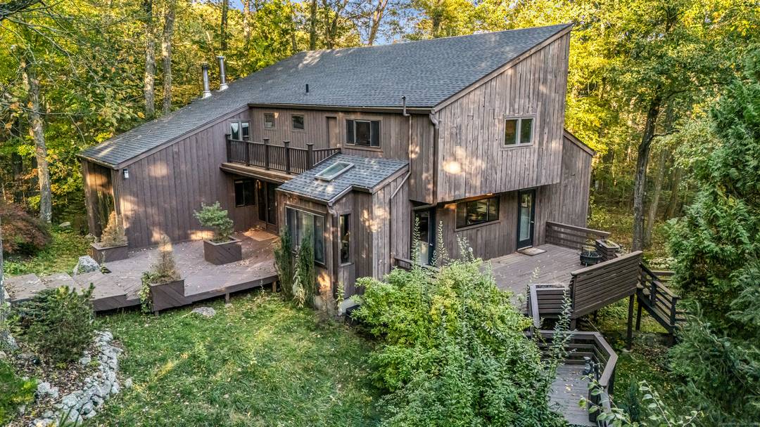 Tucked away on a peaceful cul de sac, this 3 bedroom, 3.