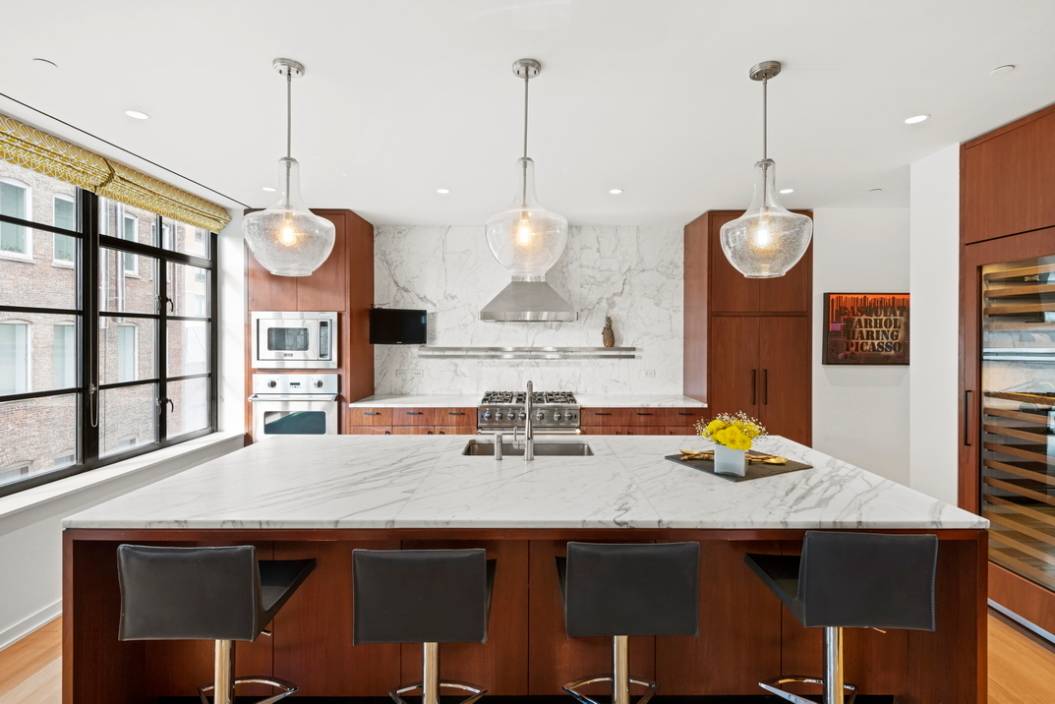 Overlooking the High Line and in the heart of the vibrant Chelsea Arts district, 508 West 24th Street is architect developer Cary Tamarkin's ten story condominium, designed in the spirit ...