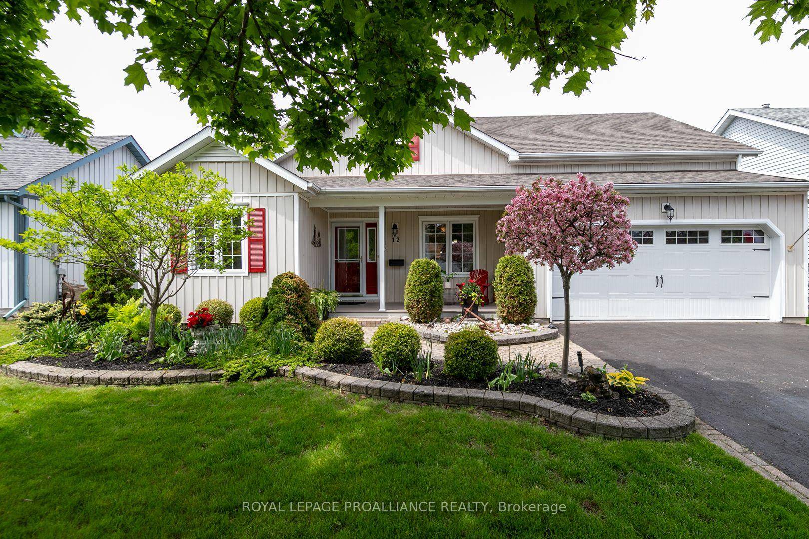 Welcome to this beautifully maintained 2 bedroom, 2 bathroom bungalow in the sought after retirement community of Brighton by the Bay.