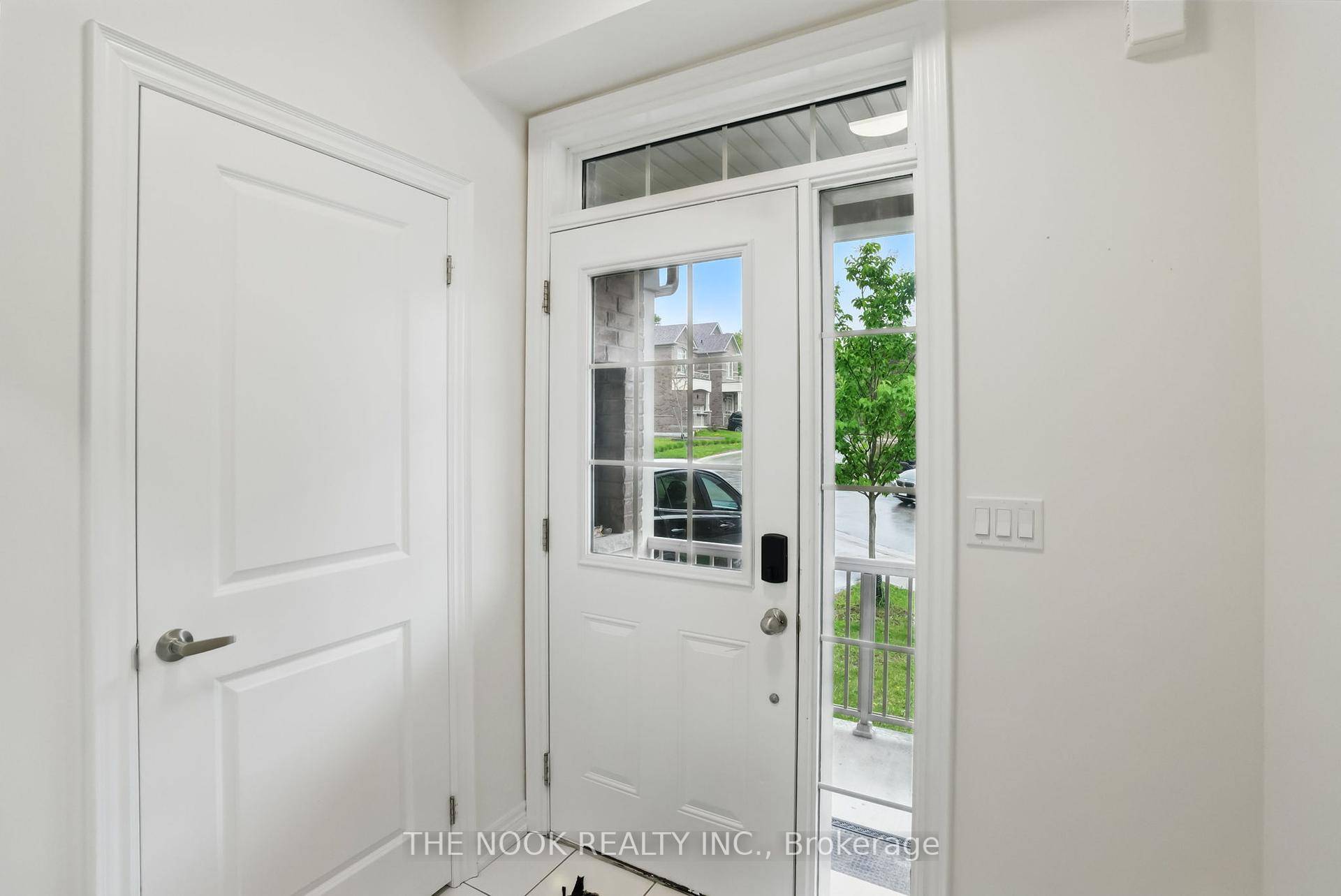 Stunning All Brick Townhouse In Prime Location !