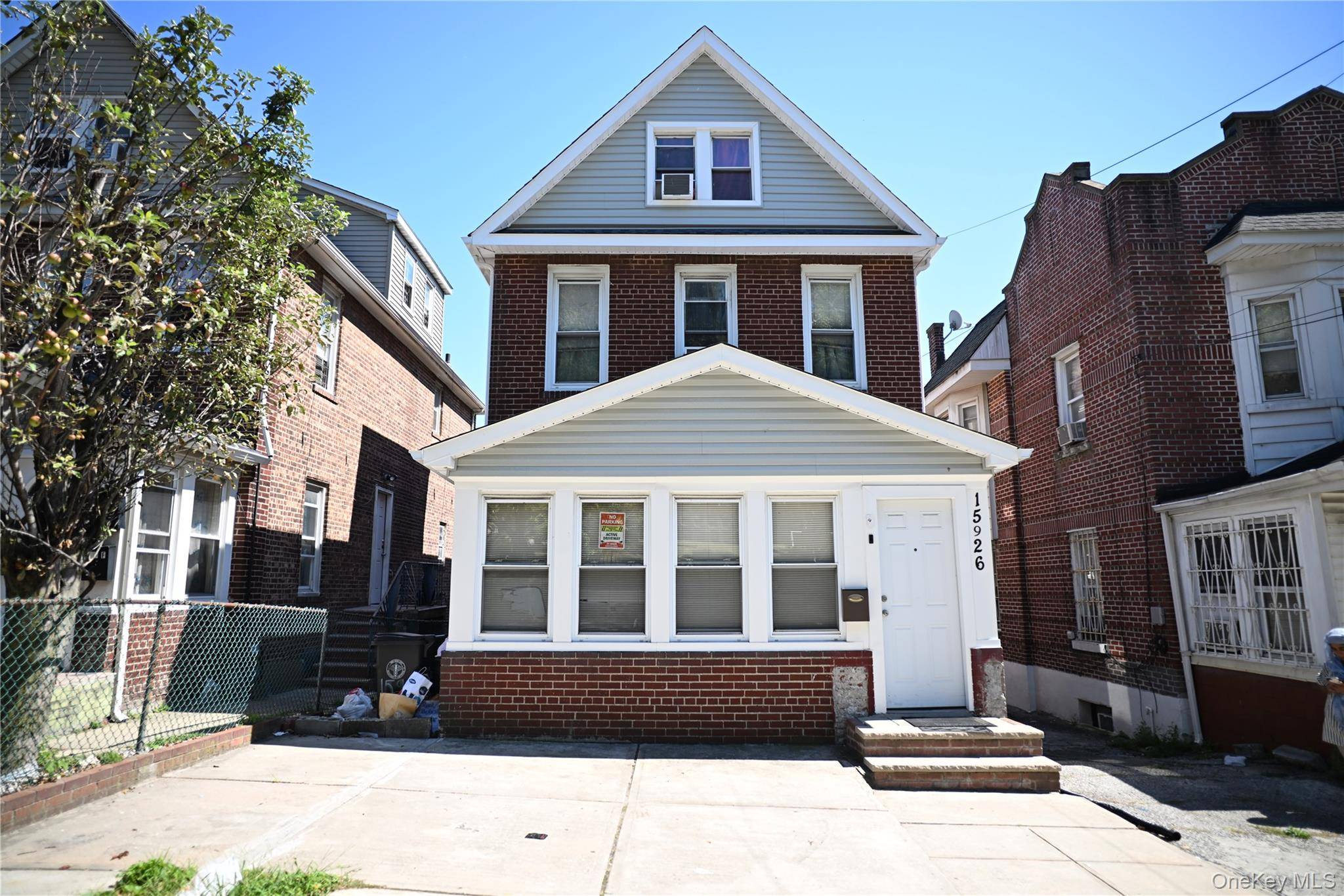 Spacious Multi Family ! Looking for the Perfect Home that combines Space, convenience, and investment Potential.