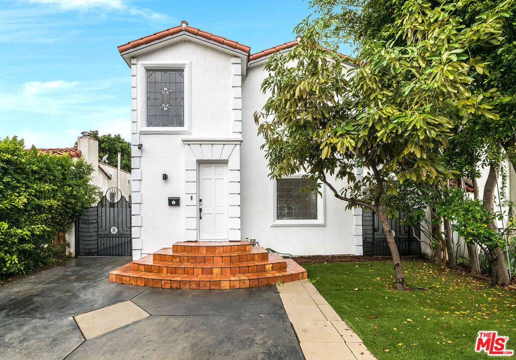 427 S Clark Dr 5BR Beverly Grove La