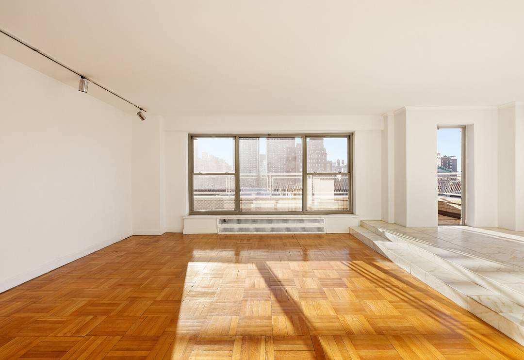 Iconic Views amp ; Private Terrace Over Washington Square Park Welcome to residence 17D at 2 Fifth Avenue an exceptional one bedroom home offering expansive southern light, open views of ...