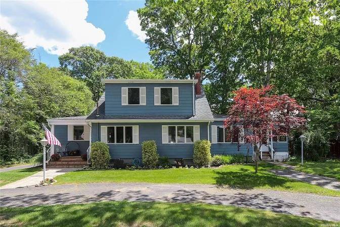 Beautifully Maintained Expanded Cape for Rent !