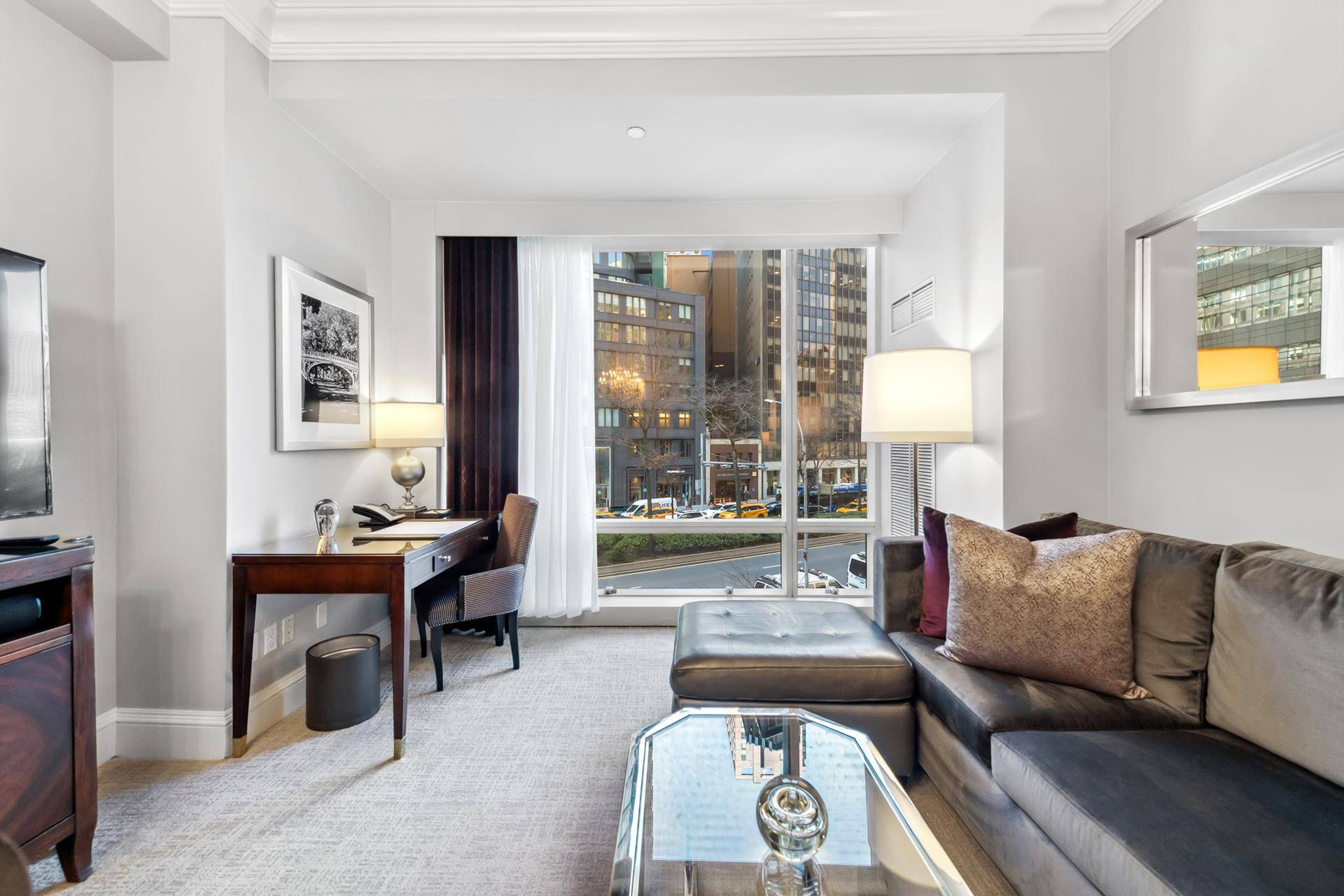 Central Park and Columbus Circle at your fingertips !
