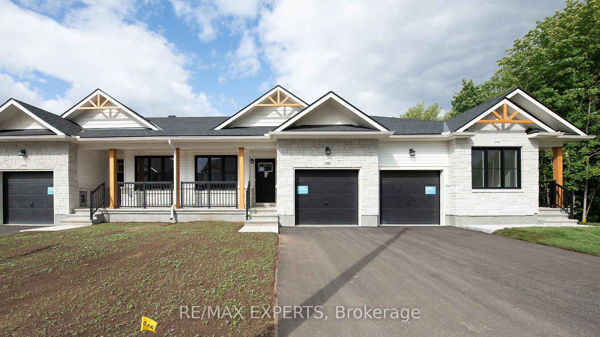 Welcome to This Brand new, Never lived in Freehold Townhome in the Heart of Smiths Falls Newest and Most Prestigious Community !
