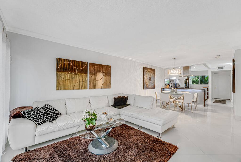 Spectacular, Fully Renovated Immaculate Unit with Stunning Southern Views !