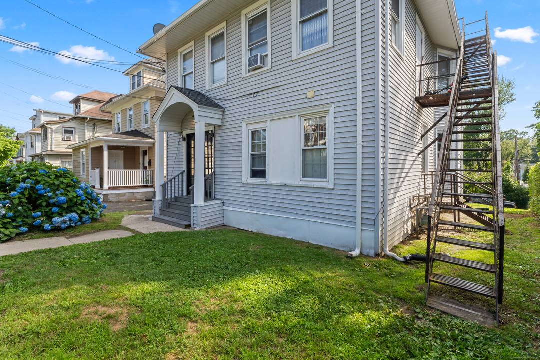 Opportunity Knocks in the Heart of Norwalk !