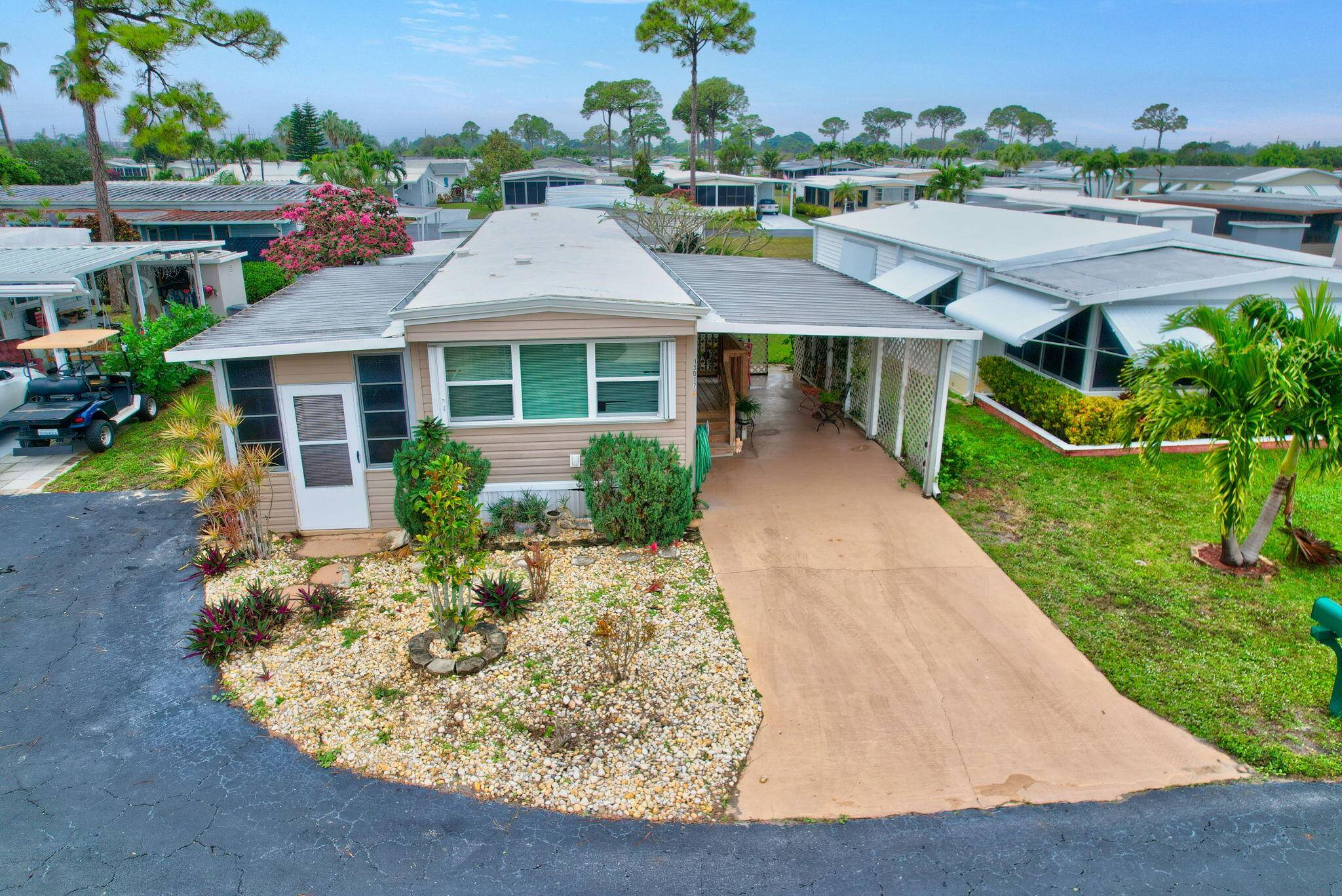 PRICED TO SELL ! Located in the premiere 55 community of Jamaica Bay !
