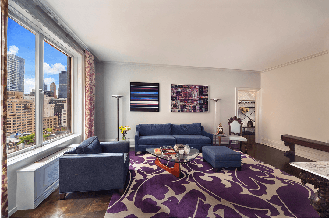 A renovated, pre war classic six on prime Park Avenue, this charming, sun draped apartment features almost 10 foot high ceilings, oversized windows, extensive crown molding, and a chic, timeless ...