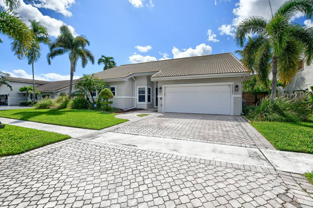 This beautifully renovated 5 bedroom, 4 bath pool home in the heart of Boca Raton offers the perfect blend of clean modern design and warm contemporary finishes.