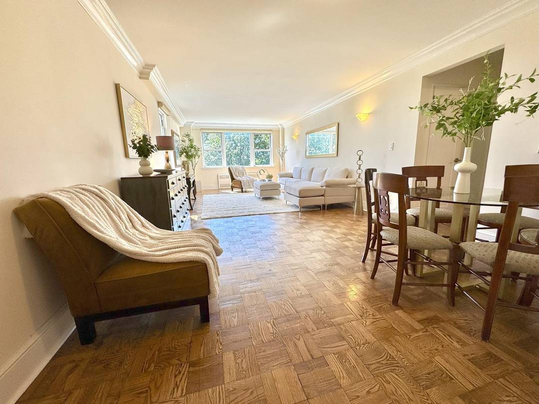 RAVISHING RIVERDALE TROPHY THREE BEDROOM STEAL !