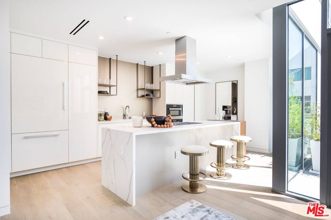 8600 Wilshire Blvd 3BR Beverly Grove La