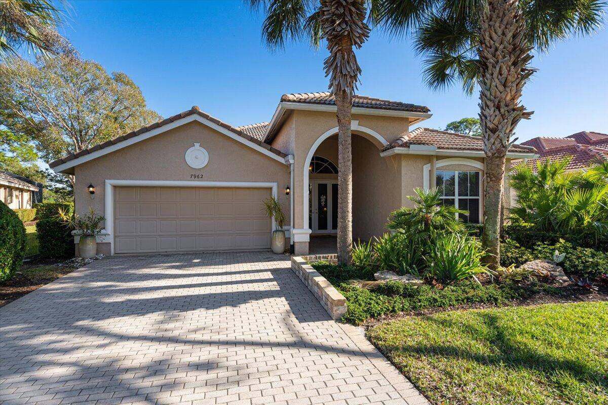 Beautiful Home in Cypress Point at PGA Village in Cul de sac with FABULOUS Ryder Golf Course views !