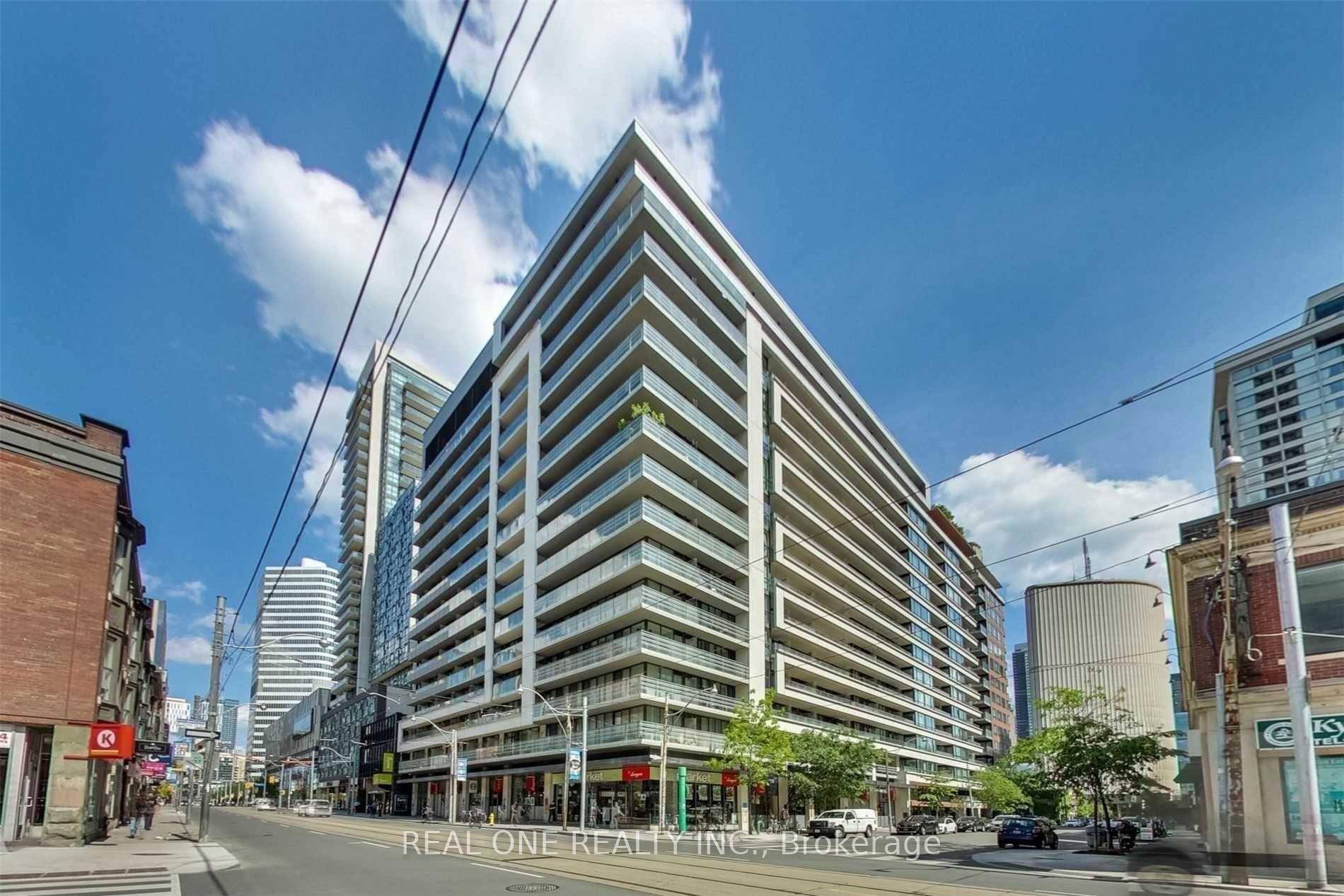 Great Location ! In The Heart Of Downtown Toronto One City Hall.