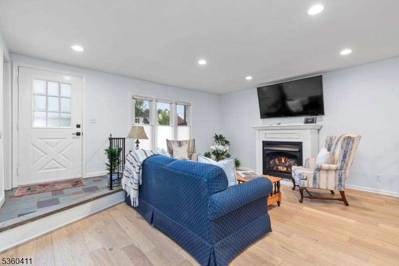 An exceptional opportunity to own one of Southwyck ?