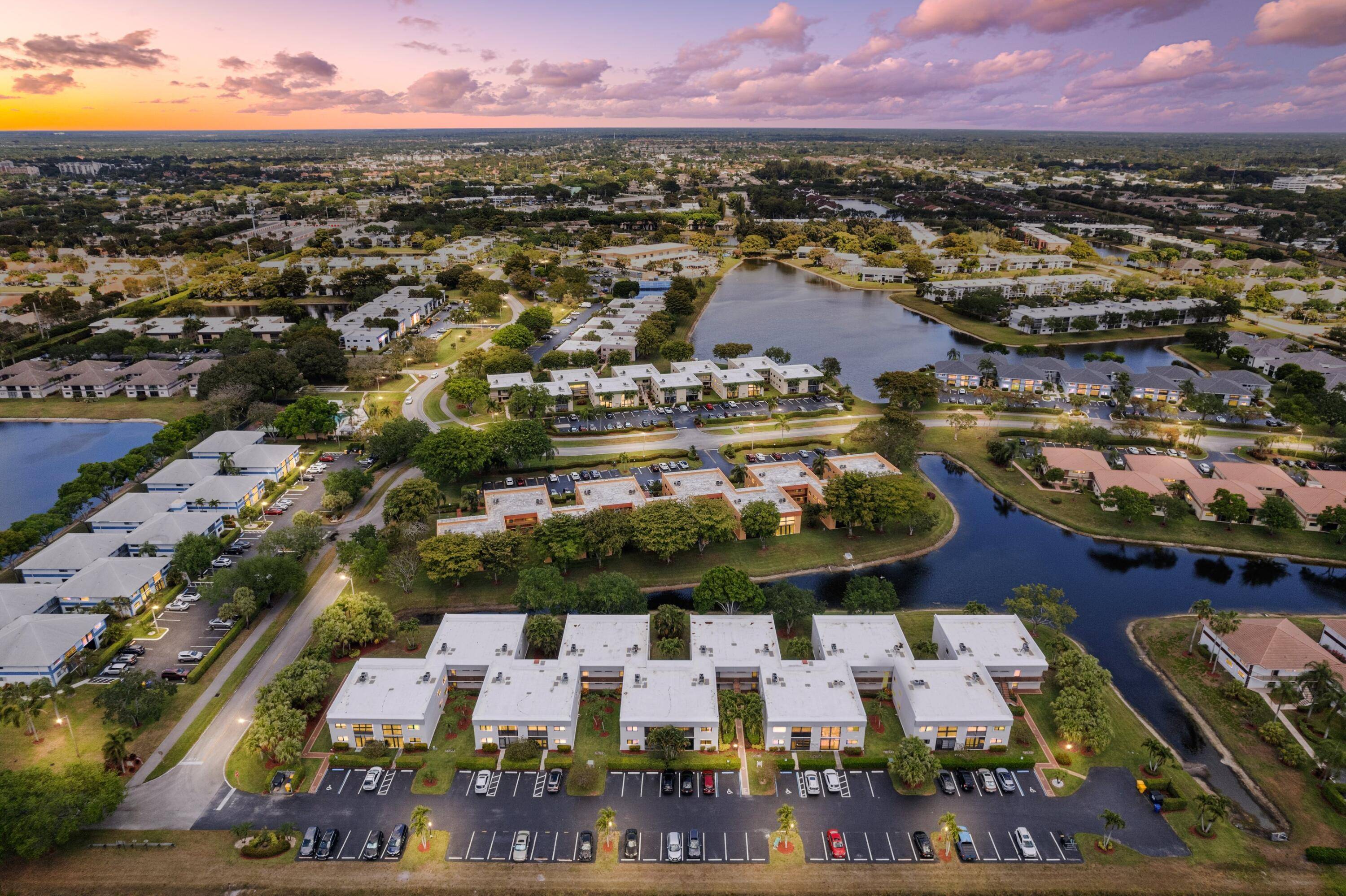 BEAUTIFUL 1ST FLOOR CONDO PRESTIGIOUS GATED 55 COMMUNITY OF LAKES OF DELRAY BREATHTAKING COMMUNITY WATER VIEWS NEW 2025 ROOF BIKE JOG TRAILS OPEN GREEN SPACE Spacious Open Floor Plan Tile ...