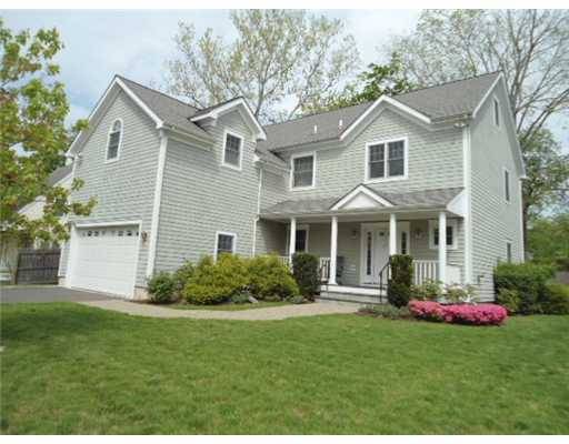 Quiet street convenient to shopping, RR, school beach.