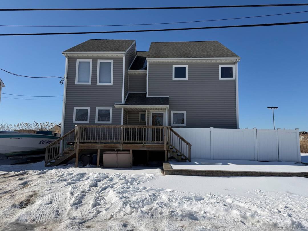 Do you want to be part of a waterfront community ?