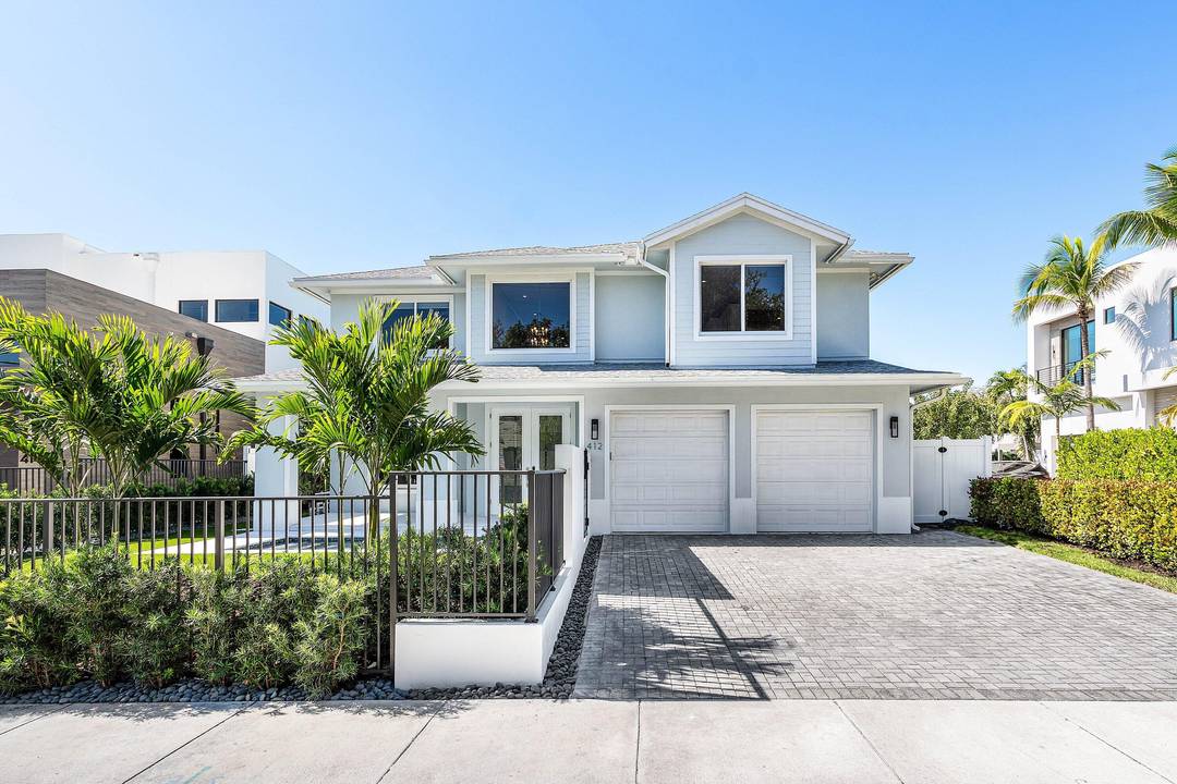 Ideally located in the heart of Delray Beach's Osceola Park, this home offers the perfect blend of coastal charm and walkable downtown living.