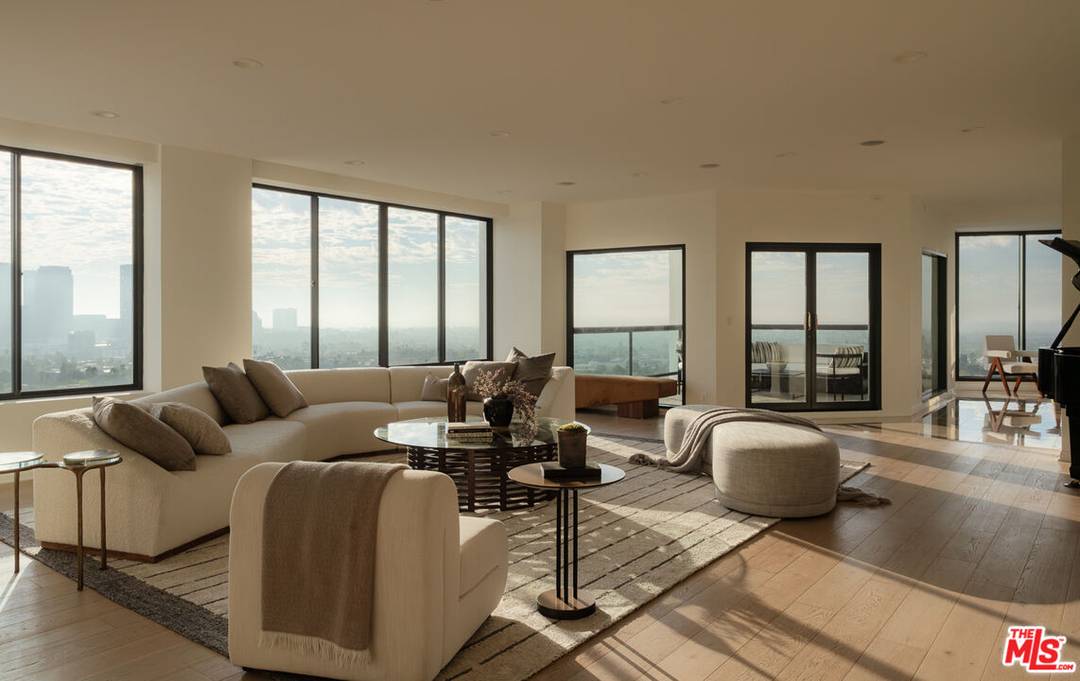 10724 WILSHIRE 4BR Westwood La