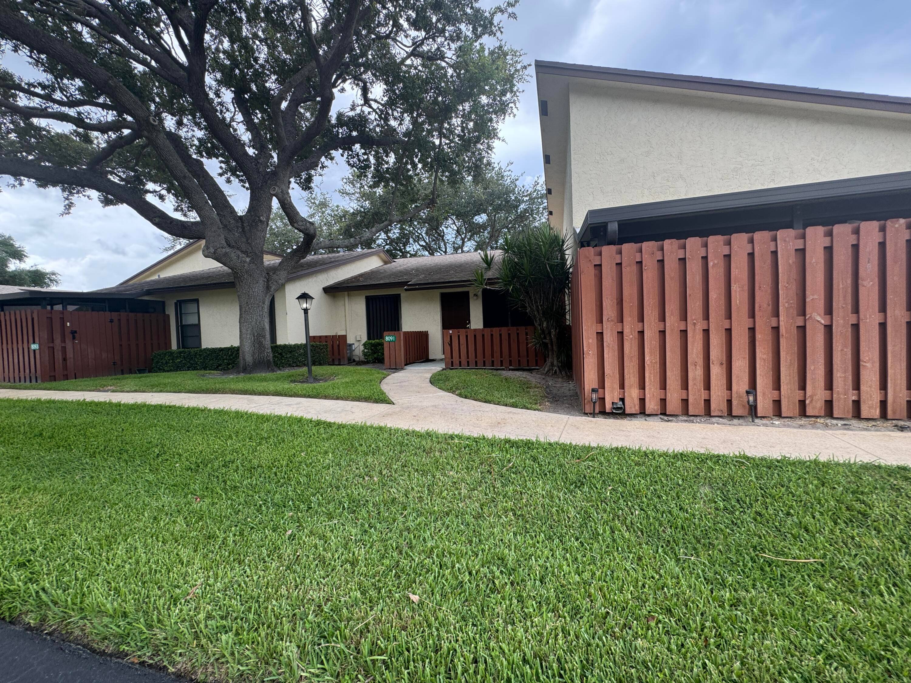 Discover the perfect blend of comfort, convenience, and coastal living in this 2 bedroom, 2 bathroom, single story villa located in the desirable Hobe Sound Villas community.