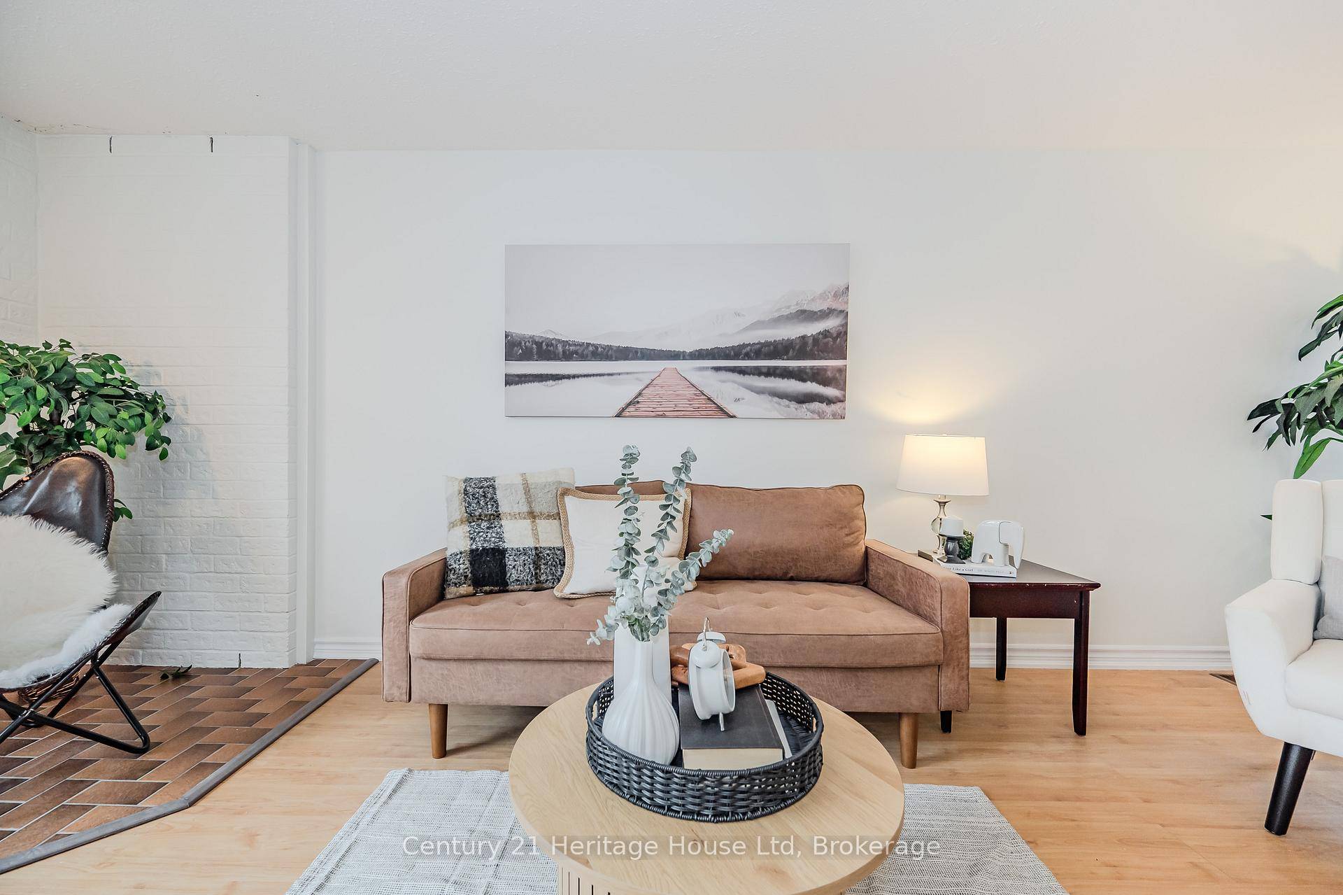 Welcome to this spacious and beautifully maintained detached brick bungalow, offering over 1800 sq ft of comfortable living space in a highly desirable south end neighbourhood.