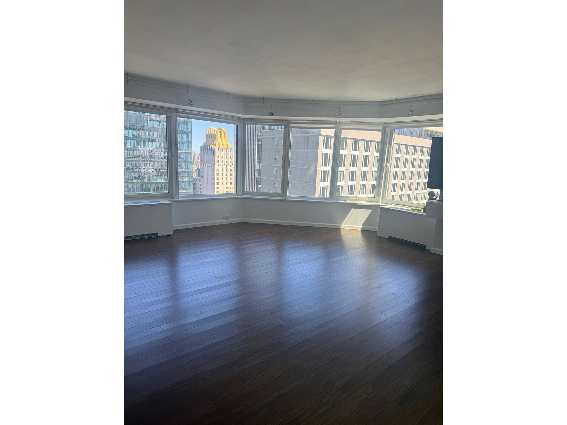 AMAZING VIEWS ! ! ! This renovated luxury condo 3302 is a meticulous property that has a new kitchen, new flooring, new bathrooms.