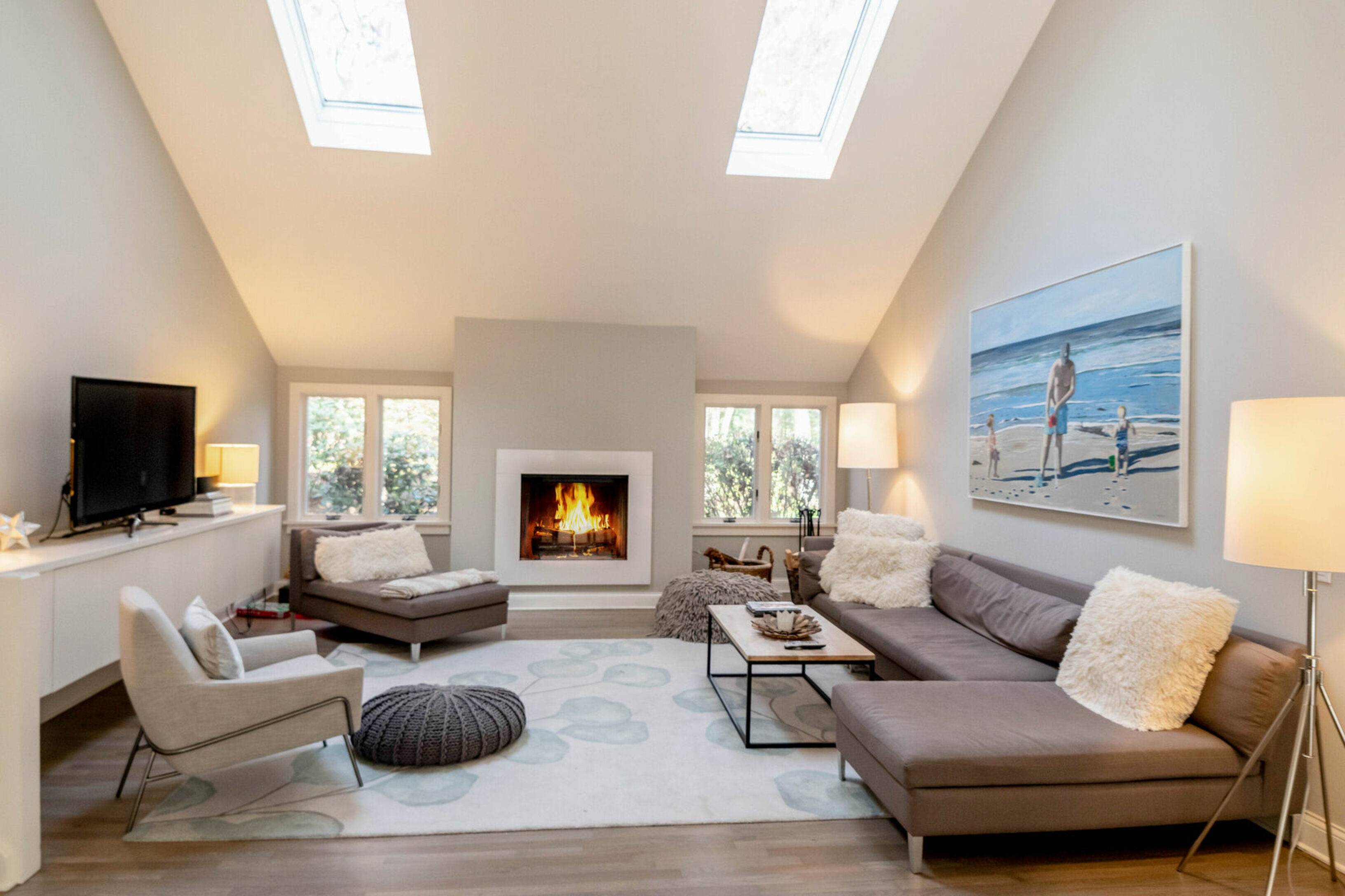 Close to Eh Village 6 Bedrm 4.5 Bath House, Private Location