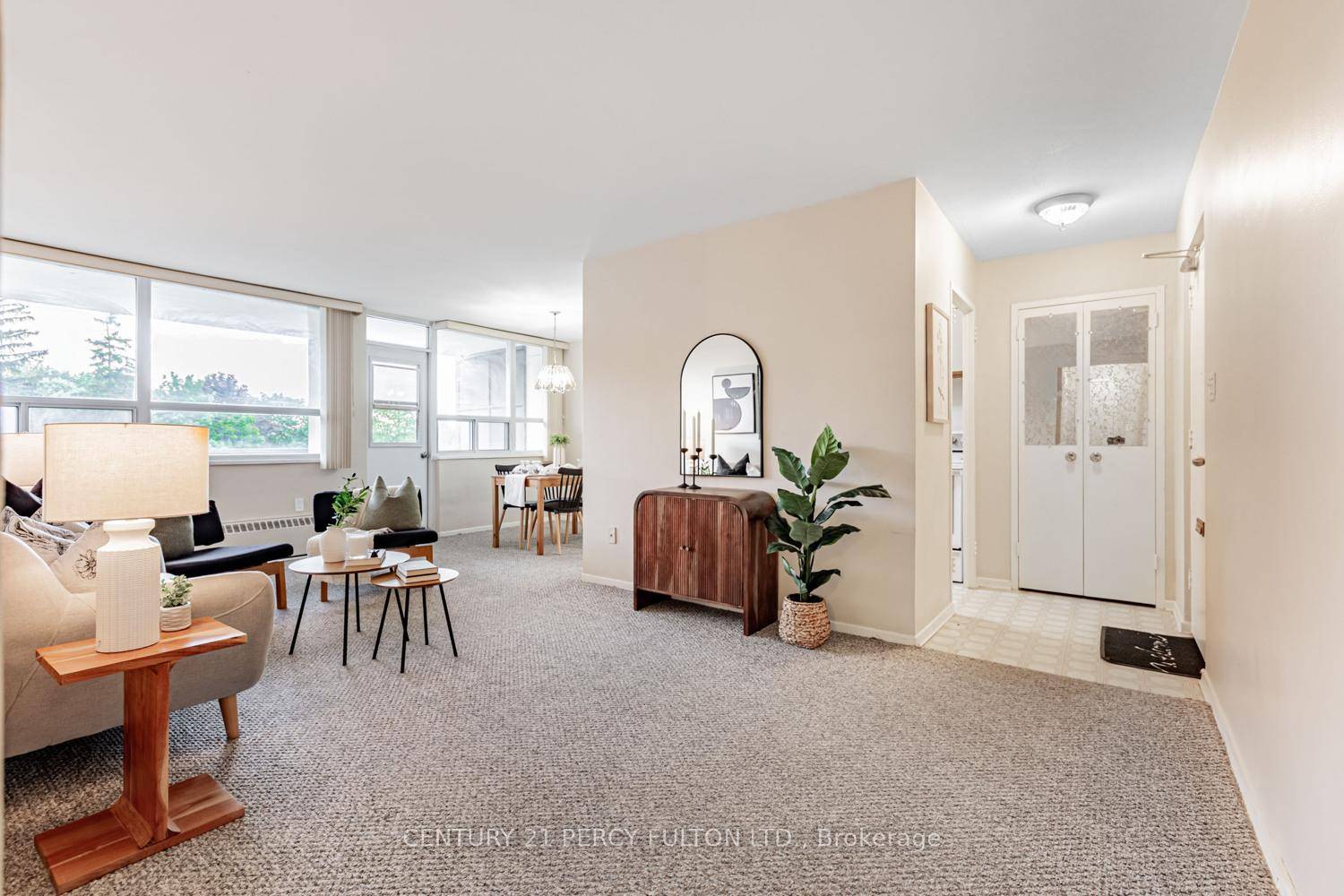 Welcome to this bright and airy 1 bedroom condo located on the 3rd floor of a well maintained building in the desirable Scarborough Bluffs community.
