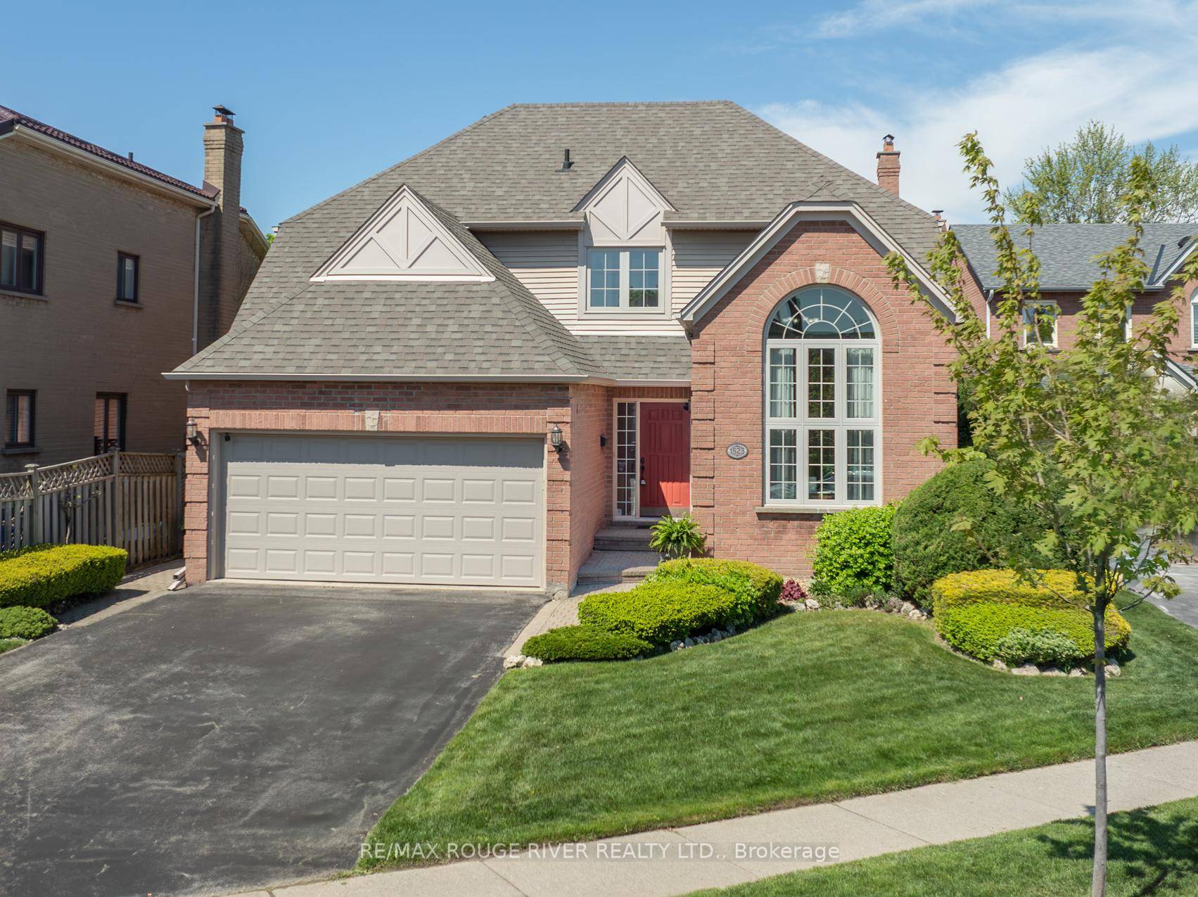 Welcome home to 1523 Saugeen Drive in the desirable Amberlea neighbourhood !