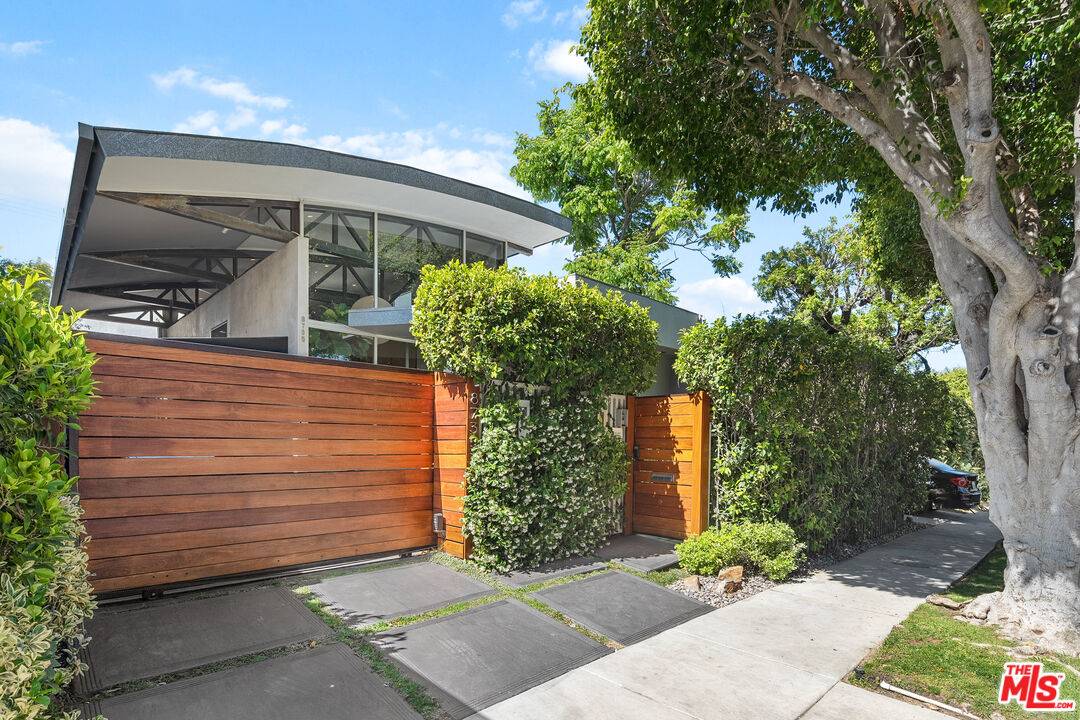 8735   Dorrington Ave 4BR Beverly Grove La