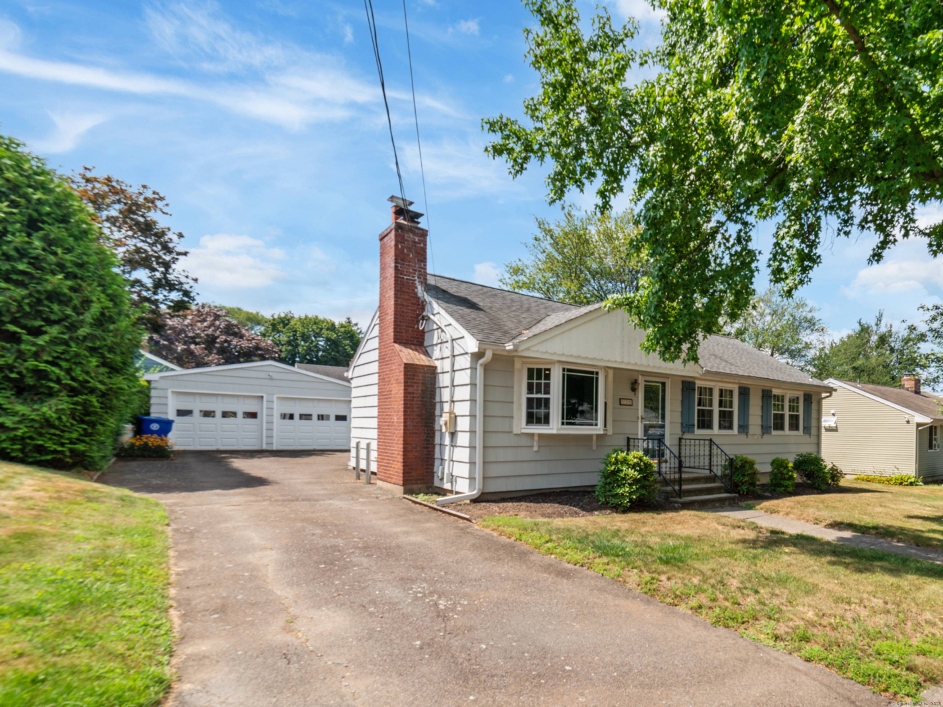 North end Stratford 3 bedroom charming ranch is waiting for you to be your new home.