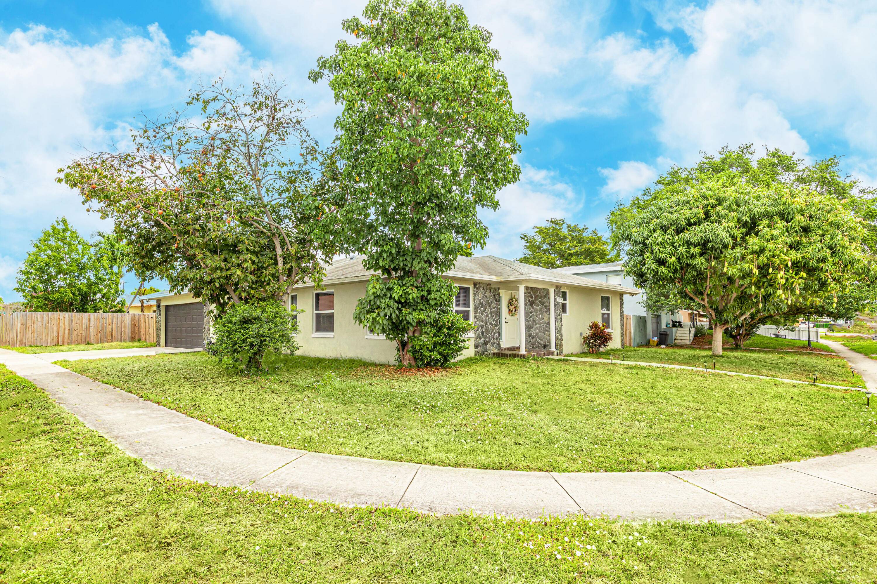 Move In Ready Renovated Home No HOA !