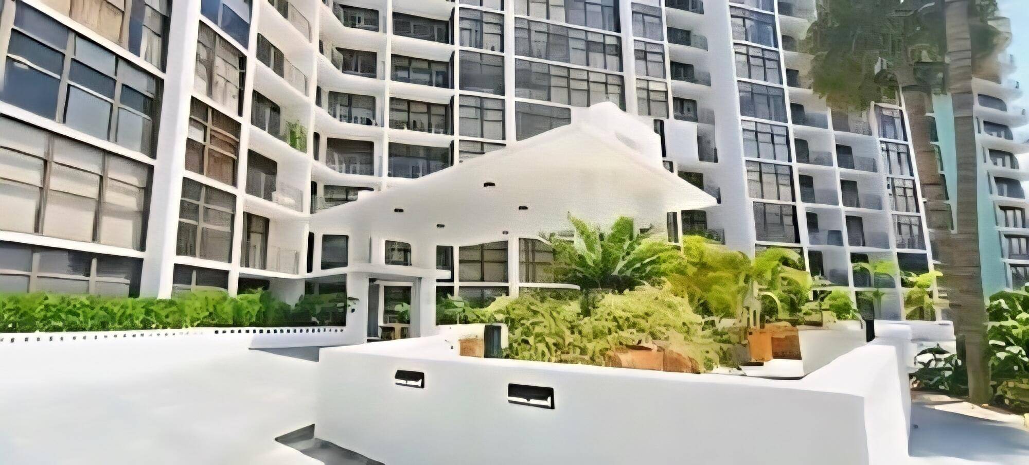 Rarely available ''12'' line fully Renovated waterfront unit !