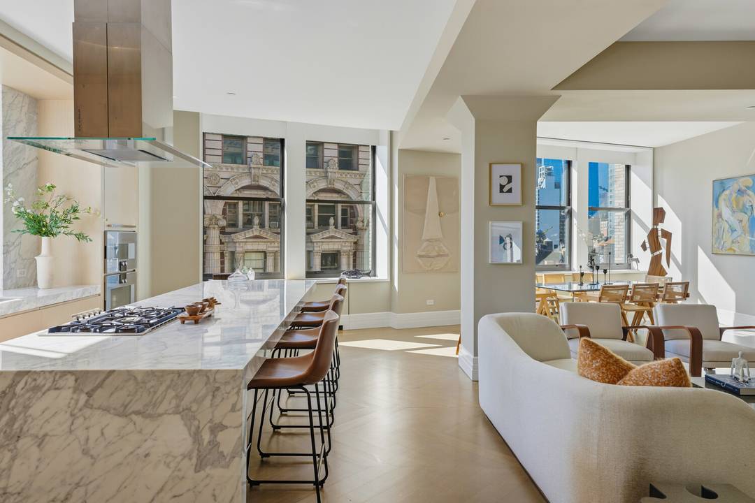 We invite you to live an unprecedented level of luxury in one of the most successful new developments in the city's history, now home to the pinnacle of the Forbes ...